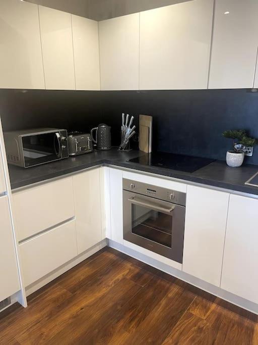 Lovely 2-Bedroom Condo With Balcony Mánchester Exterior foto