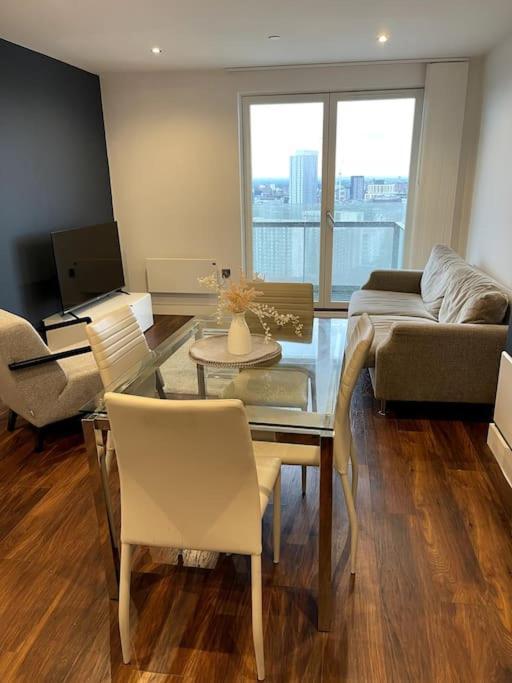 Lovely 2-Bedroom Condo With Balcony Mánchester Exterior foto