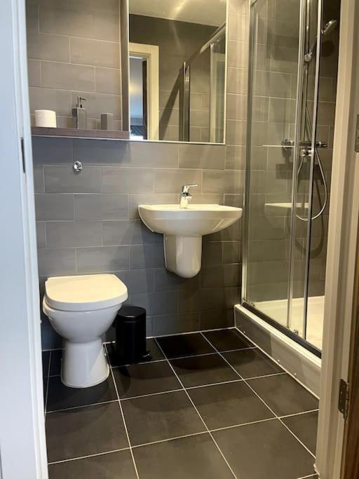 Lovely 2-Bedroom Condo With Balcony Mánchester Exterior foto